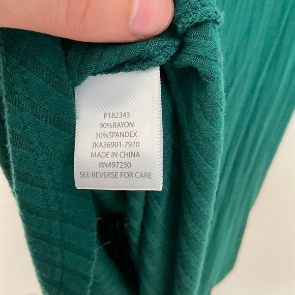 Almost Famous Green Knit Short Sleeve Blouse with Ruching Detail on Sleeves - Picture 9 of 9